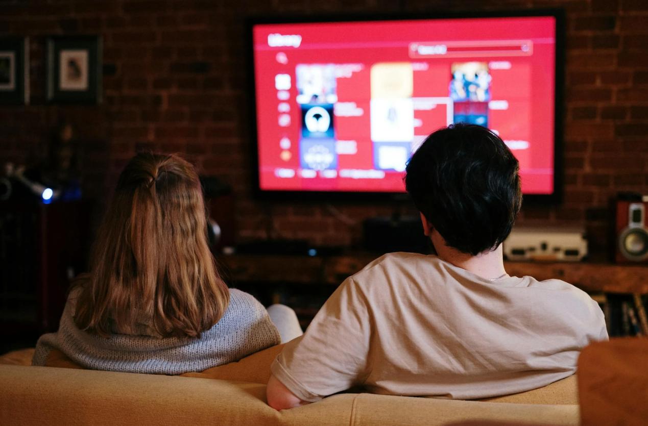 Częste zacinanie się telewizji internetowej – jak temu zaradzić?